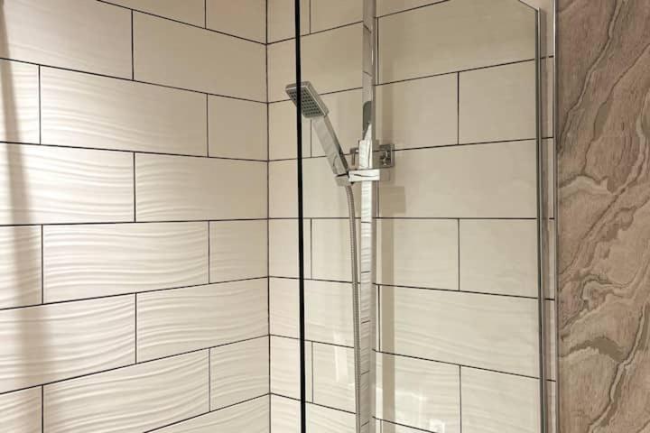 Lovely 3 Bedroom Apartment With Private Garden In Edinburgh City Centre Exterior foto