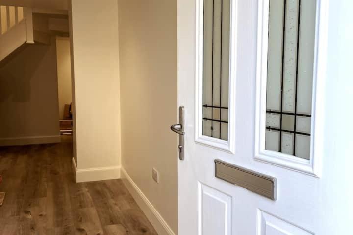 Lovely 3 Bedroom Apartment With Private Garden In Edinburgh City Centre Exterior foto