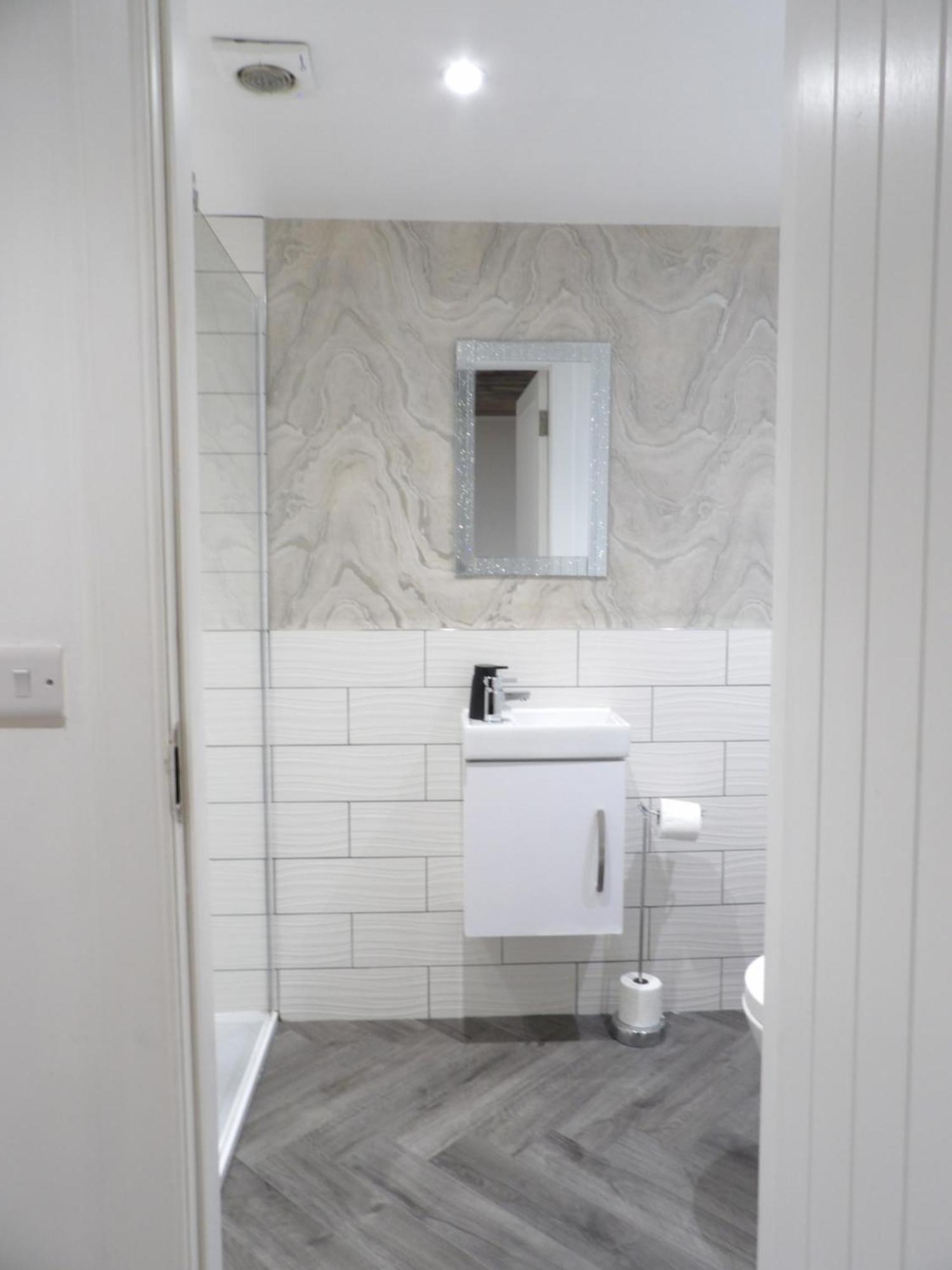 Lovely 3 Bedroom Apartment With Private Garden In Edinburgh City Centre Exterior foto